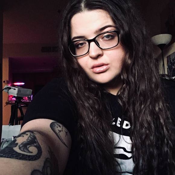 Meet your Posher, Rachel - Picture 1 of 1